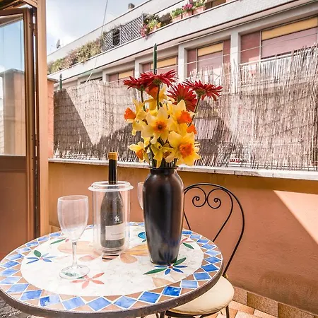 アパート Vatican Penthouse Near S.peter's Square ローマ